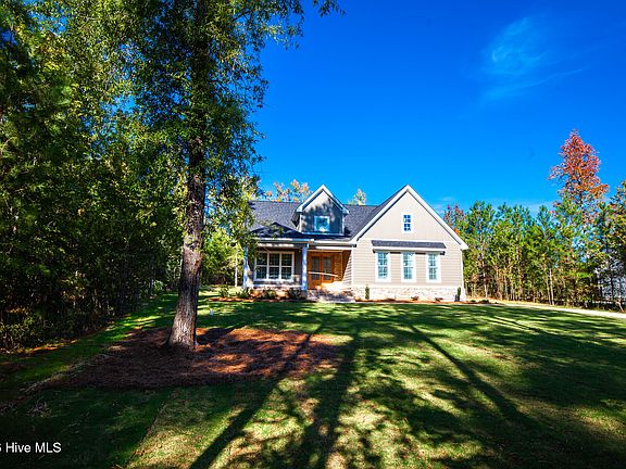 4th image of 904 Fairbourne Drive
