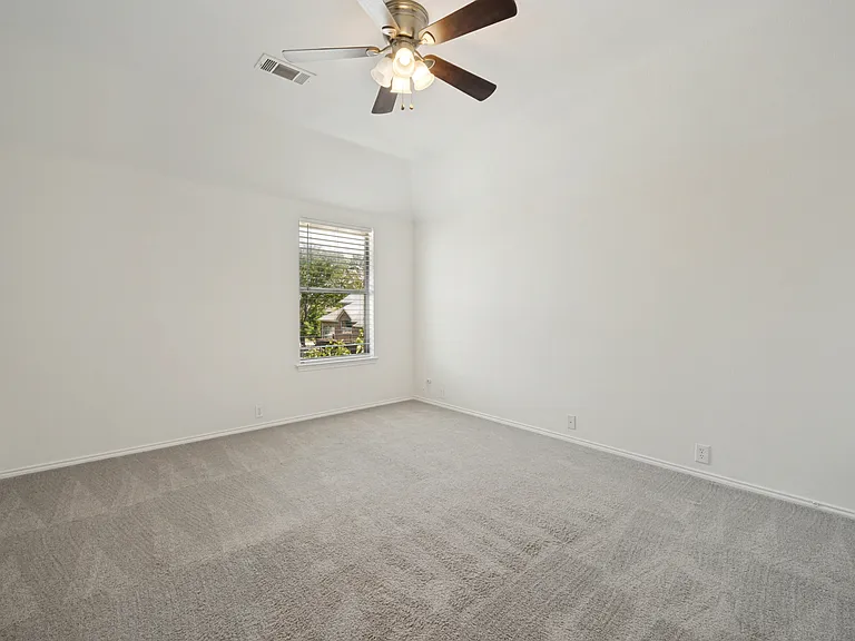 7086 Richmond Dr — Photo 18