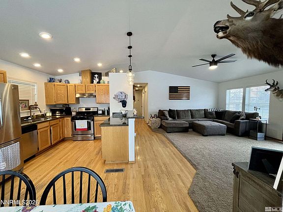 2nd image of 3205 Sherwood Dr