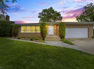 59 Daniels Dr, Clifton, NJ 07013