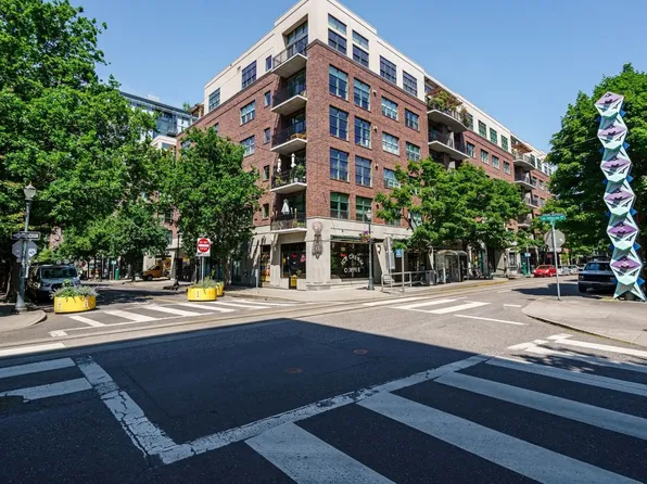 821 NW 11th Ave APT 307, Portland, OR 97209