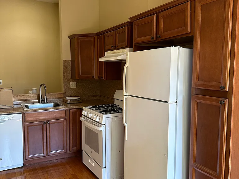 208 Wooster St #1 — Photo 6
