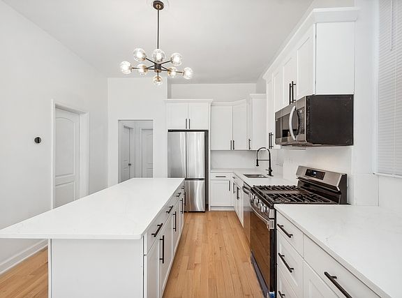 4th image of 1041 S Oakley Blvd #1