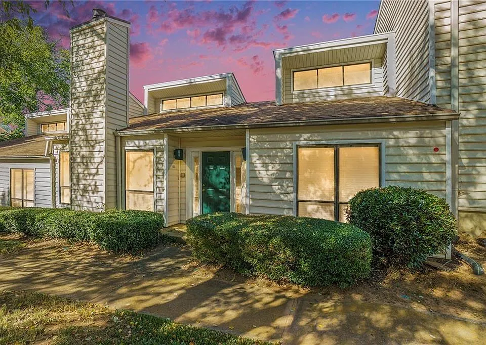 603 Serramonte Dr NE