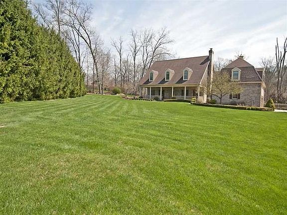 2nd image of 140 Misty Meadow Ln