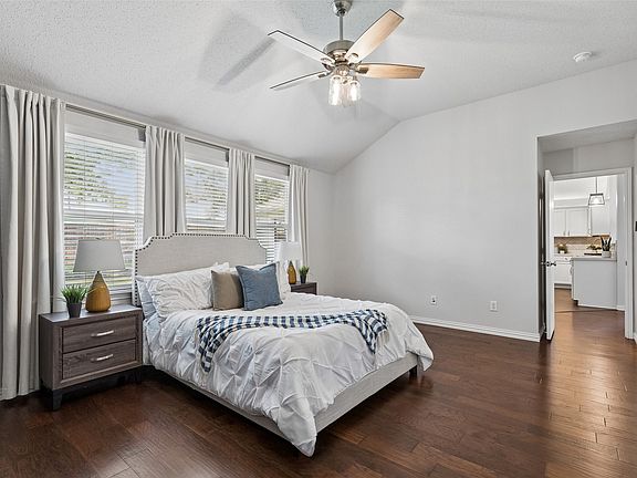3rd image of 501 Fireberry Dr