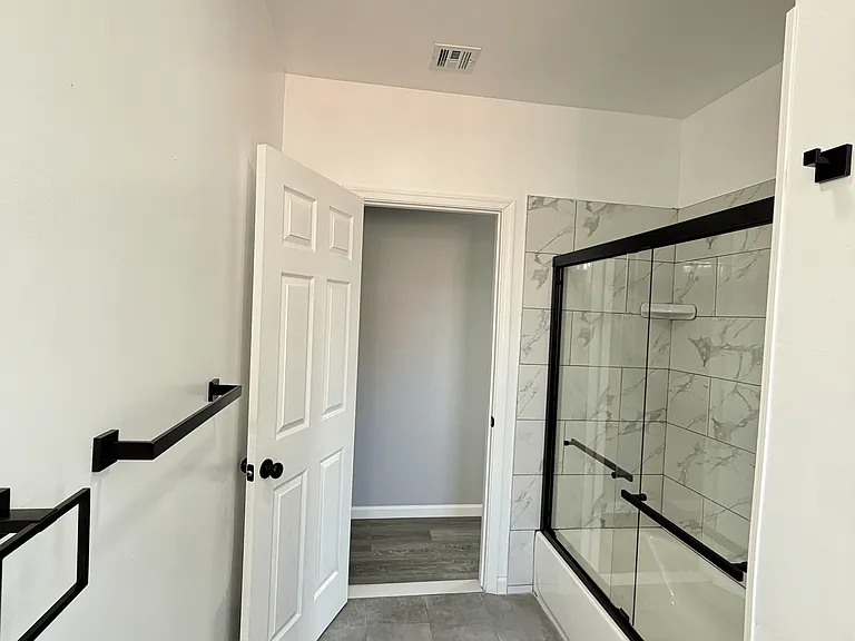 191 Hudson St #2 — Photo 9