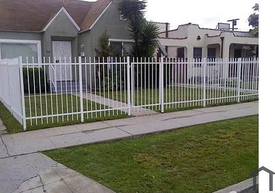 1st image of 808 W 103rd St