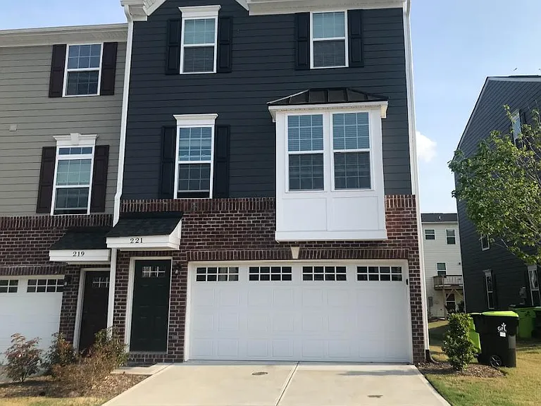 End unit = Many more windows