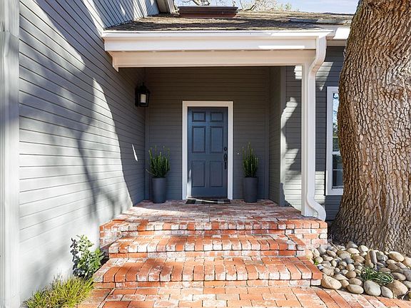 3rd image of 6 Patterson Ave