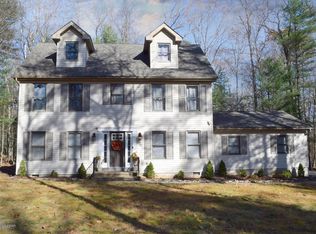115 Shady Tree Dr, East Stroudsburg, PA
