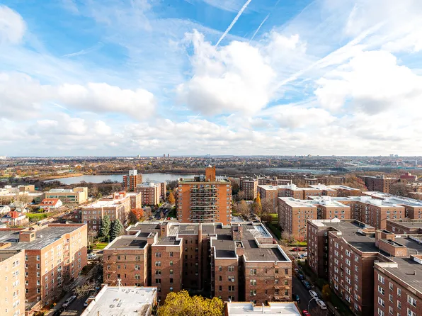 110-11 Queens Boulevard image 1 of 35