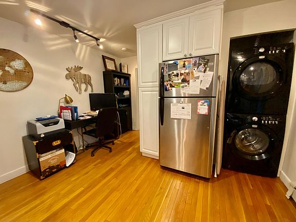 5th image of 143 Longwood Ave #22