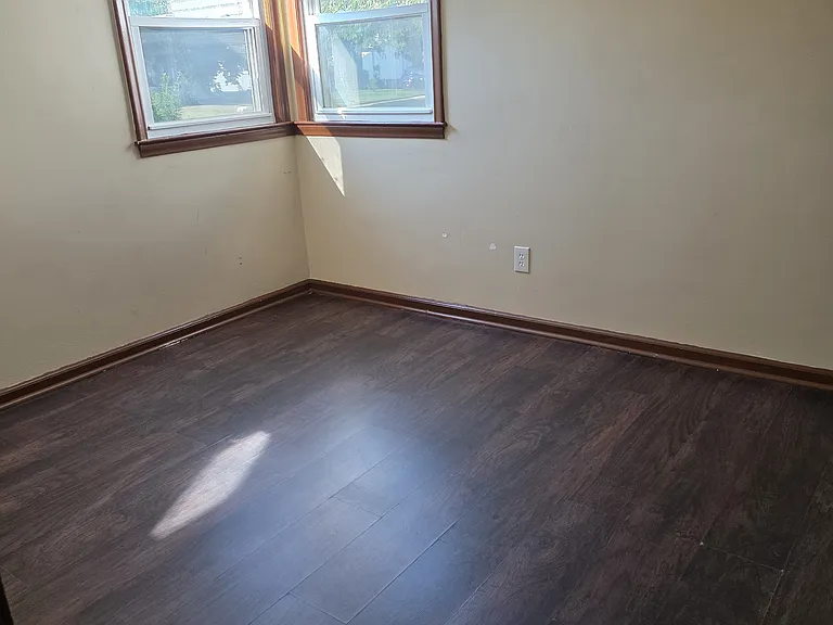 31234 Sheridan St — Photo 4
