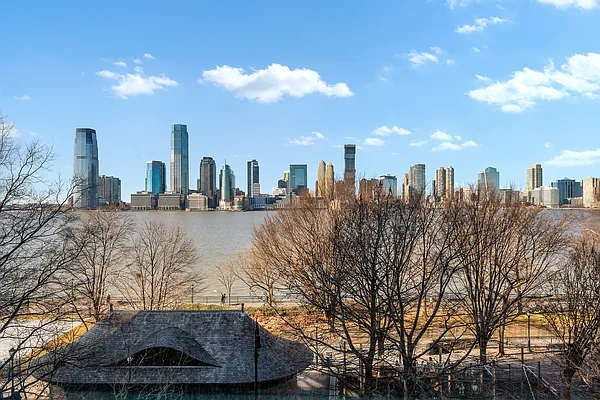 Rented by Compass | media 15