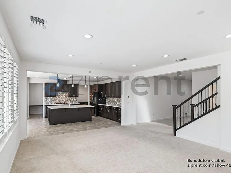 350 E Huntley Ave — Photo 9