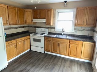 15 Walnut St #15, Naugatuck, CT 06770