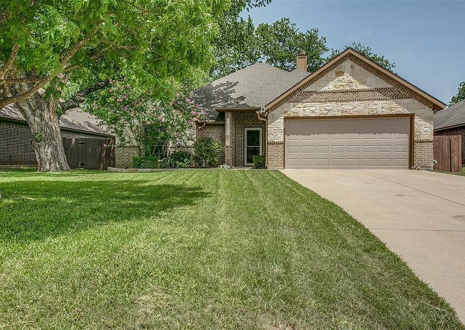 1st image of 3804 Dawn Dr