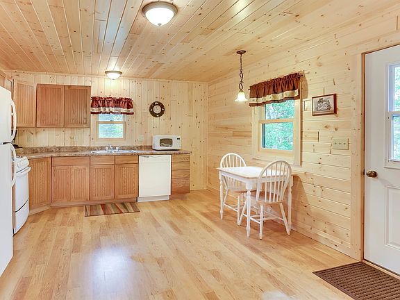 4th image of 3811 Fenske Lake Rd Unit 1