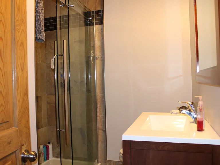 211 Paisley St #B — Photo 6