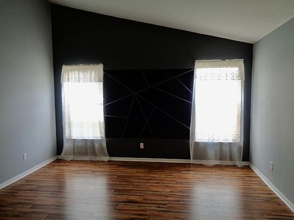 2nd image of 713 Windsor Estates Dr
