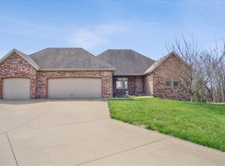2076 W River Wood Dr, Nixa, MO 65714