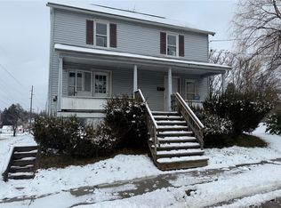 1002 Webster St, Farrell, PA 16121