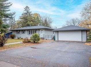 2400 Greenfield Pl, Mounds View, MN 55112