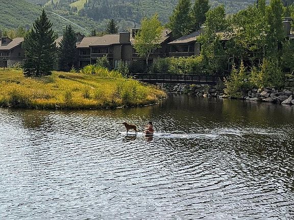 3rd image of 1474 Deer Valley Dr