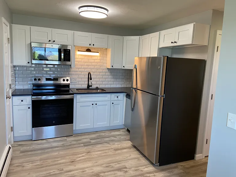 2-11 Winston Dr — Photo 15