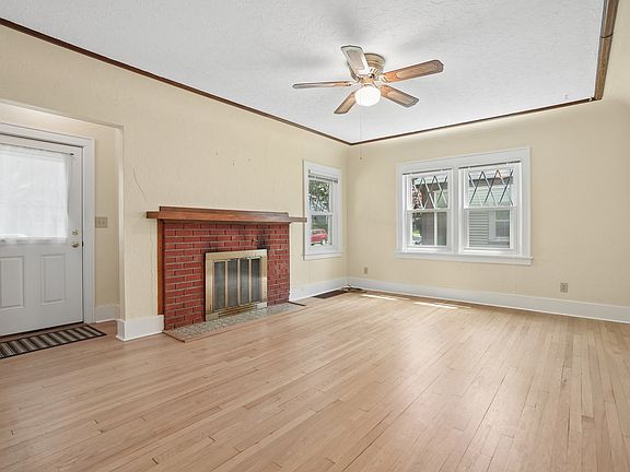3rd image of 2950 Jefferson Ave