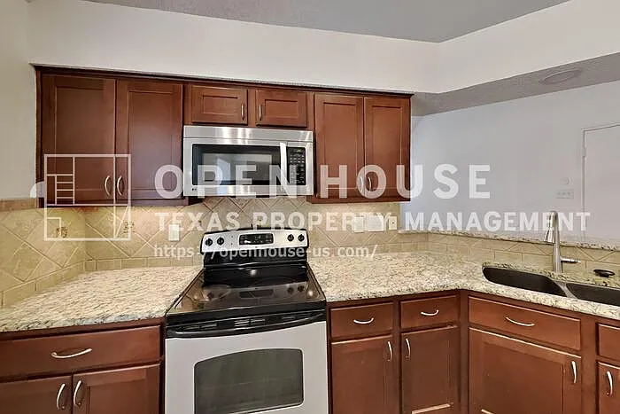 10761 Castle Dr — Photo 6