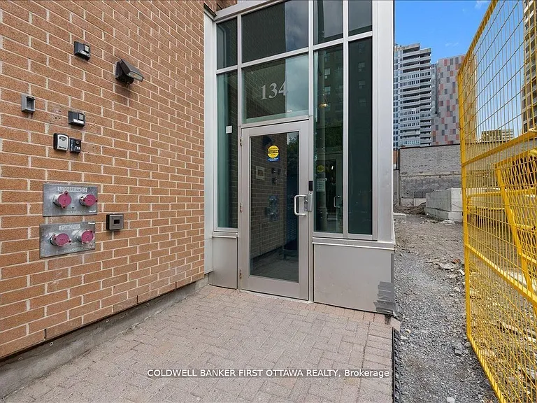 134 York St #1203 — Photo 2