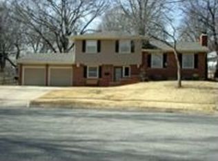 3140 SW 32nd Ter, Topeka, KS 66614