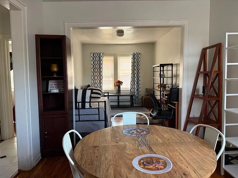 2611 W Peterson Ave #2R — Photo 4