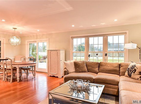 5th image of 235 Fawn Ln