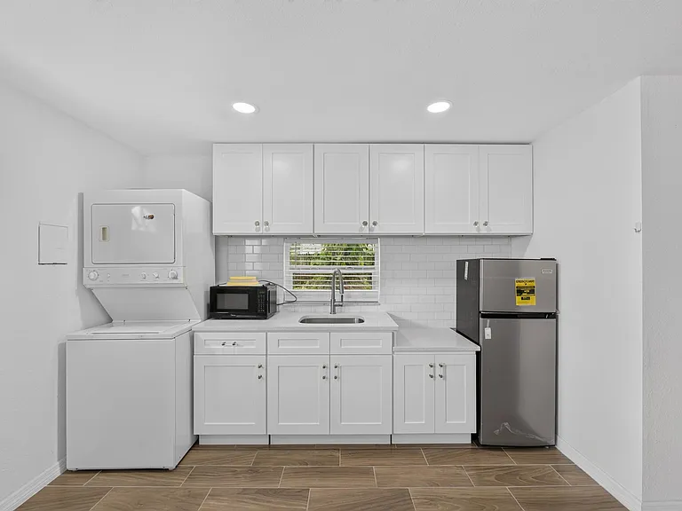 1005 E Flora St — Photo 27