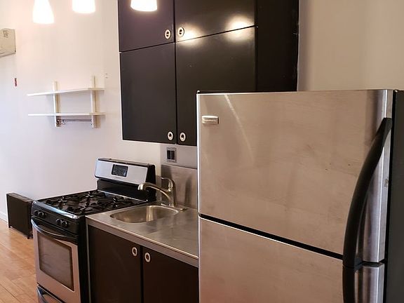 3rd image of 1516 Gates Ave #3LL