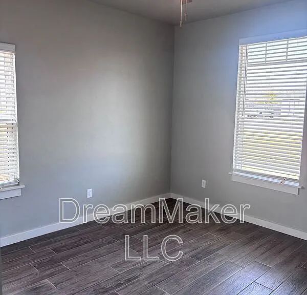 1016 Apple Blossom Way — Photo 12