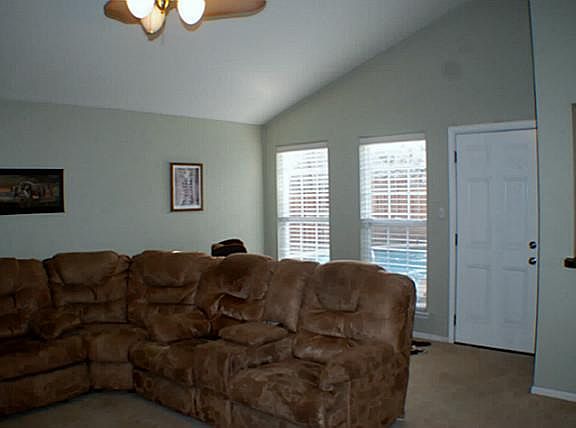 3rd image of 471 Medina Dr