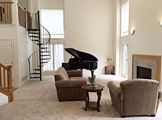 2025 Stoddard Ave, Wheaton, IL 60187