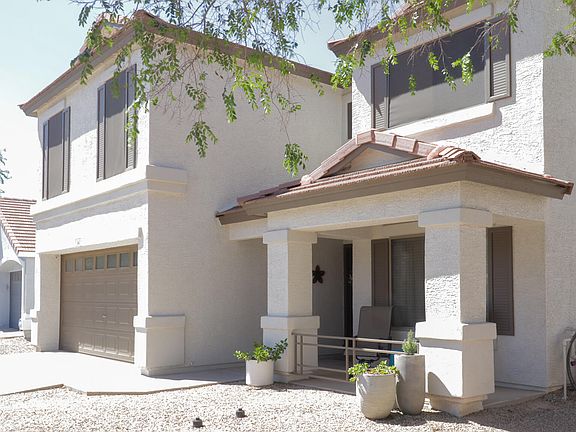 3rd image of 560 E MELANIE Street