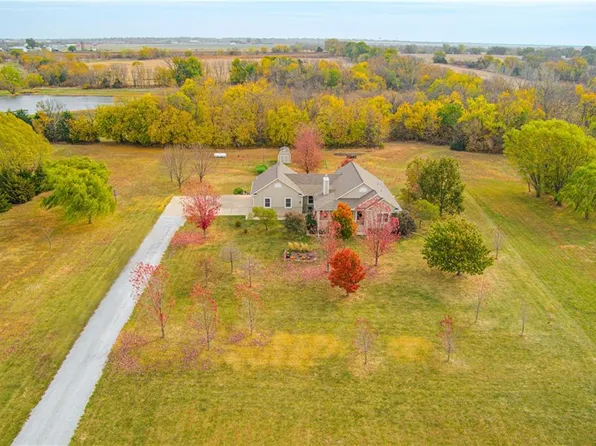 17855 Four Corners Rd, Gardner, KS 66030