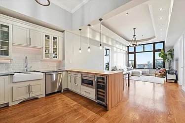 1500 Hudson Street, #11M