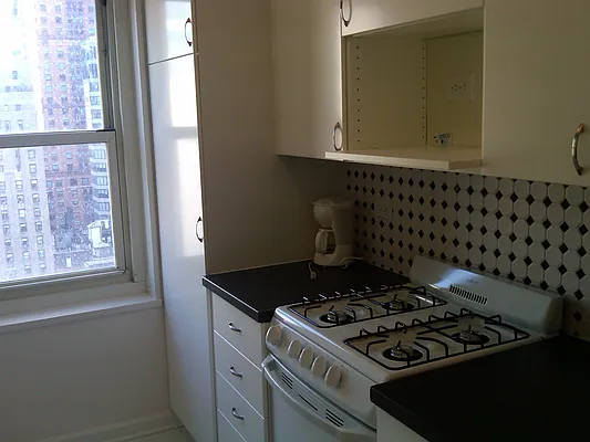 Rented by Tomoko Nagahama, LREB | media 20