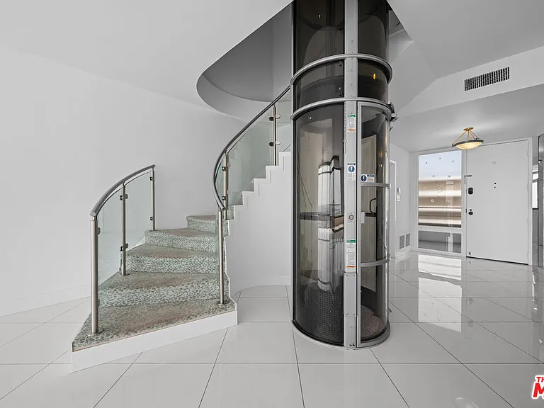 4267 Marina City Dr #Penthouse 4 — Photo 14