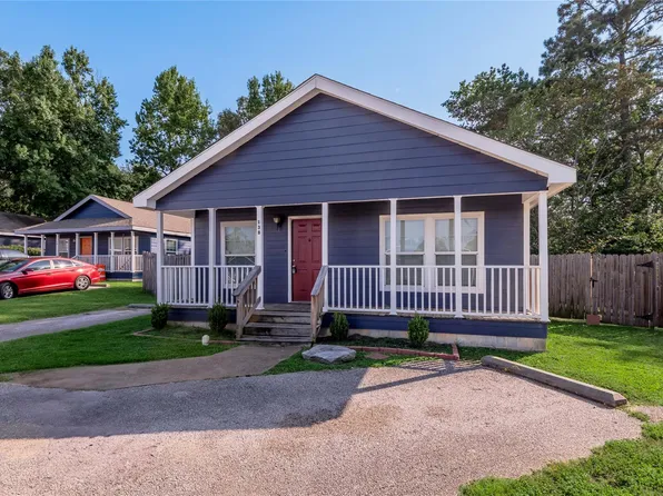 138 Varsity Dr, Huntsville, TX 77340