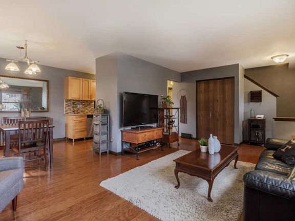 5th image of 2517 N Dousman St