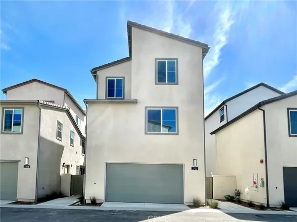 27312 Maverick Pl, Valencia, CA 91381