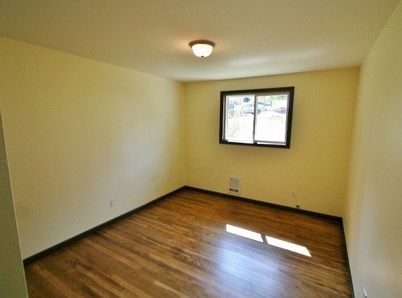 3rd image of 19127 18th Ave W